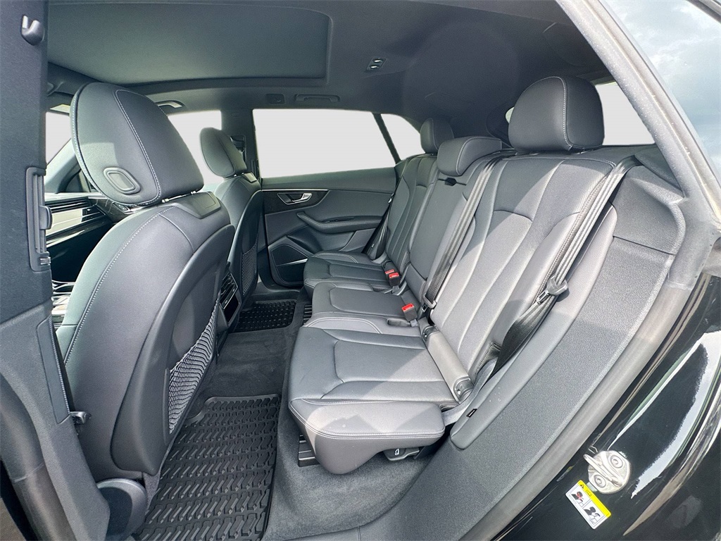 2025 Audi Q8 55 Premium Plus photo 21
