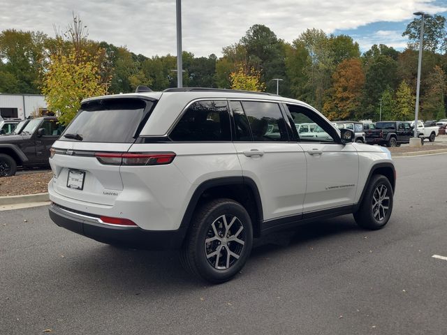2025 Jeep Grand Cherokee Limited photo 3