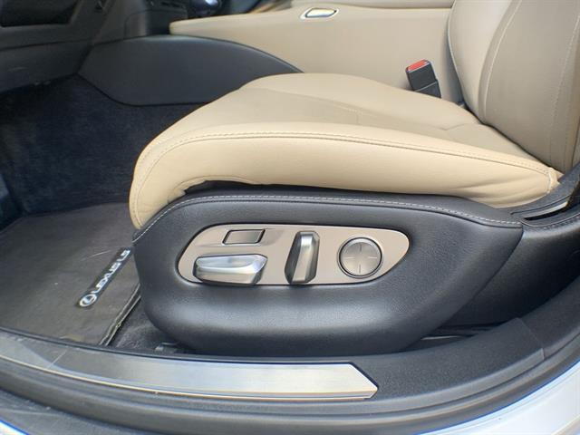 2022 Lexus LS 500 photo 11