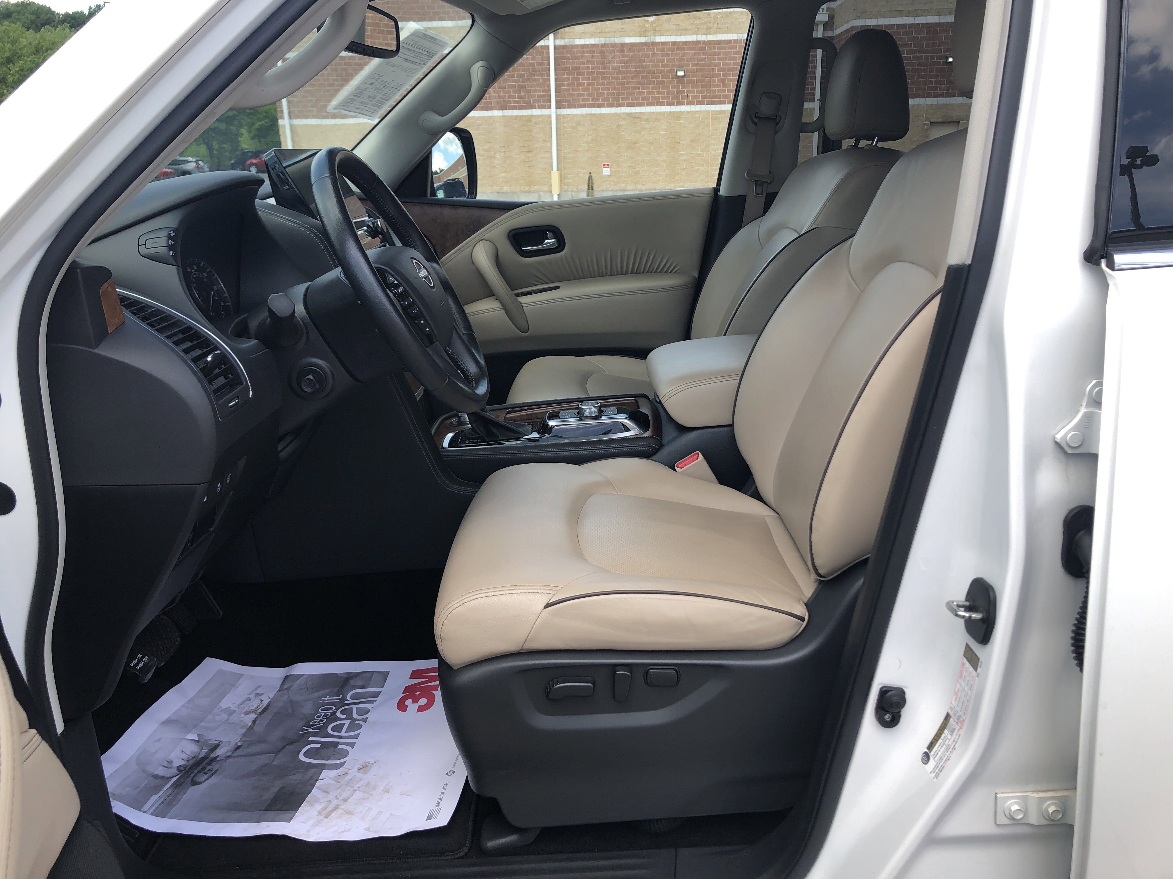 2023 Nissan Armada SL photo 12