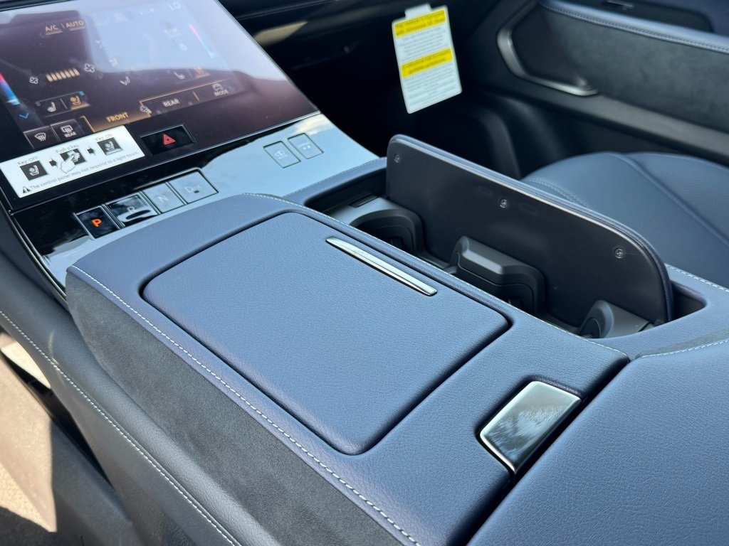 2026 Infiniti QX80 Sensory photo 10