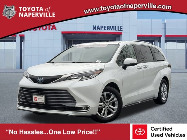 2022 Toyota Sienna Platinum's photo