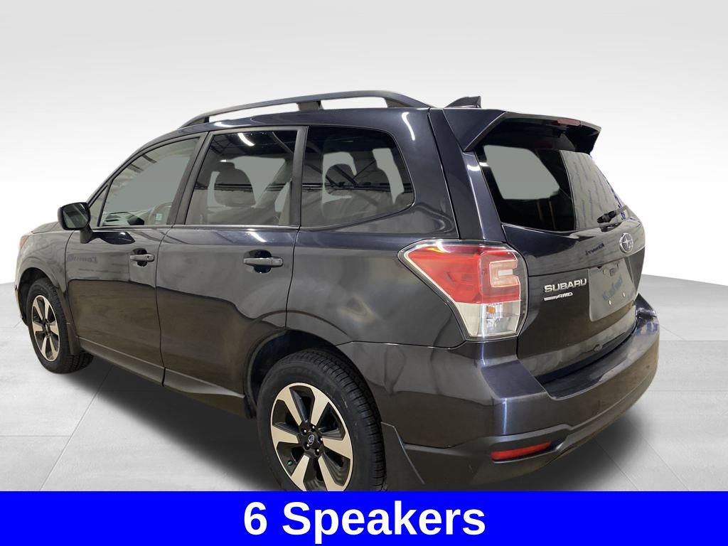 2017 Subaru Forester 2.5i Premium photo 4