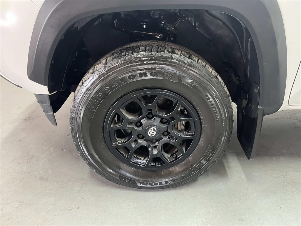 2023 Toyota Tacoma SR5 photo 23