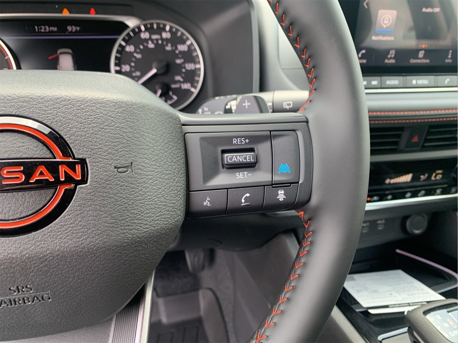 2026 Nissan Rogue SV photo 17