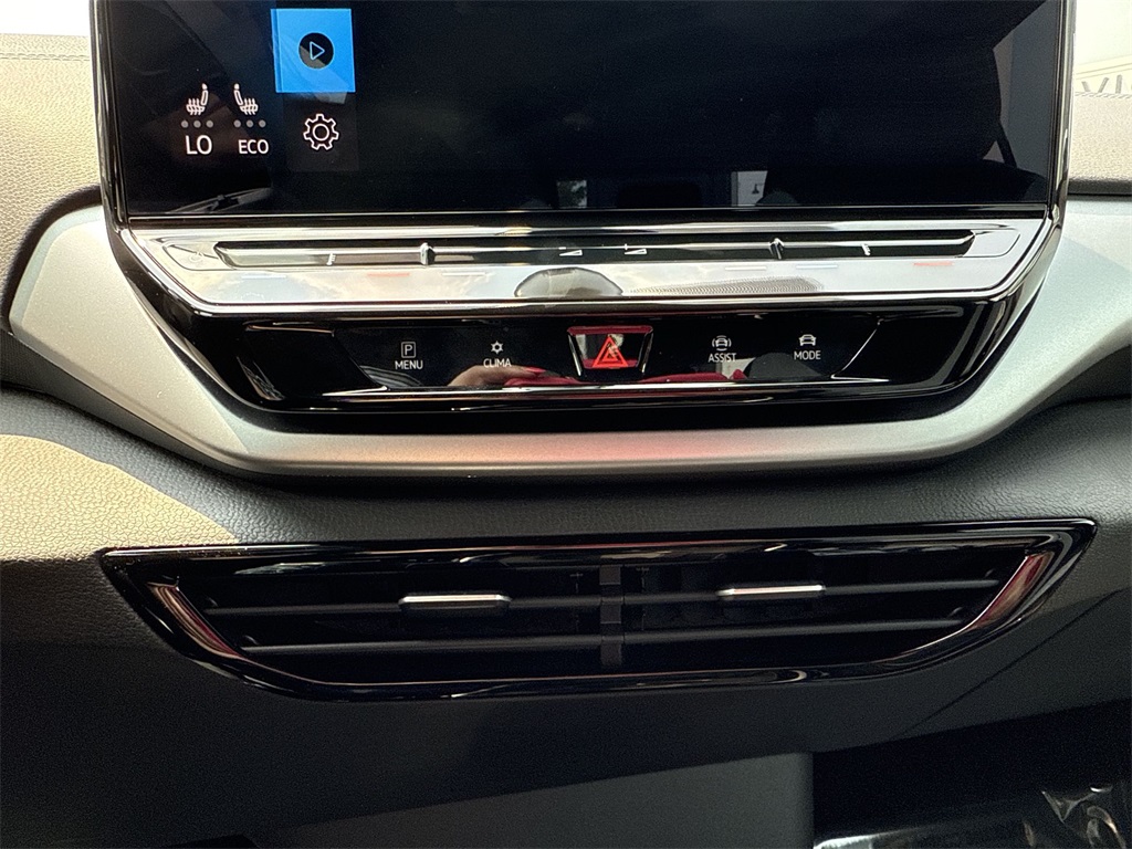 2023 Volkswagen ID.4 Pro photo 17