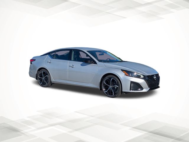 2025 Nissan Altima 2.5 SR photo 2