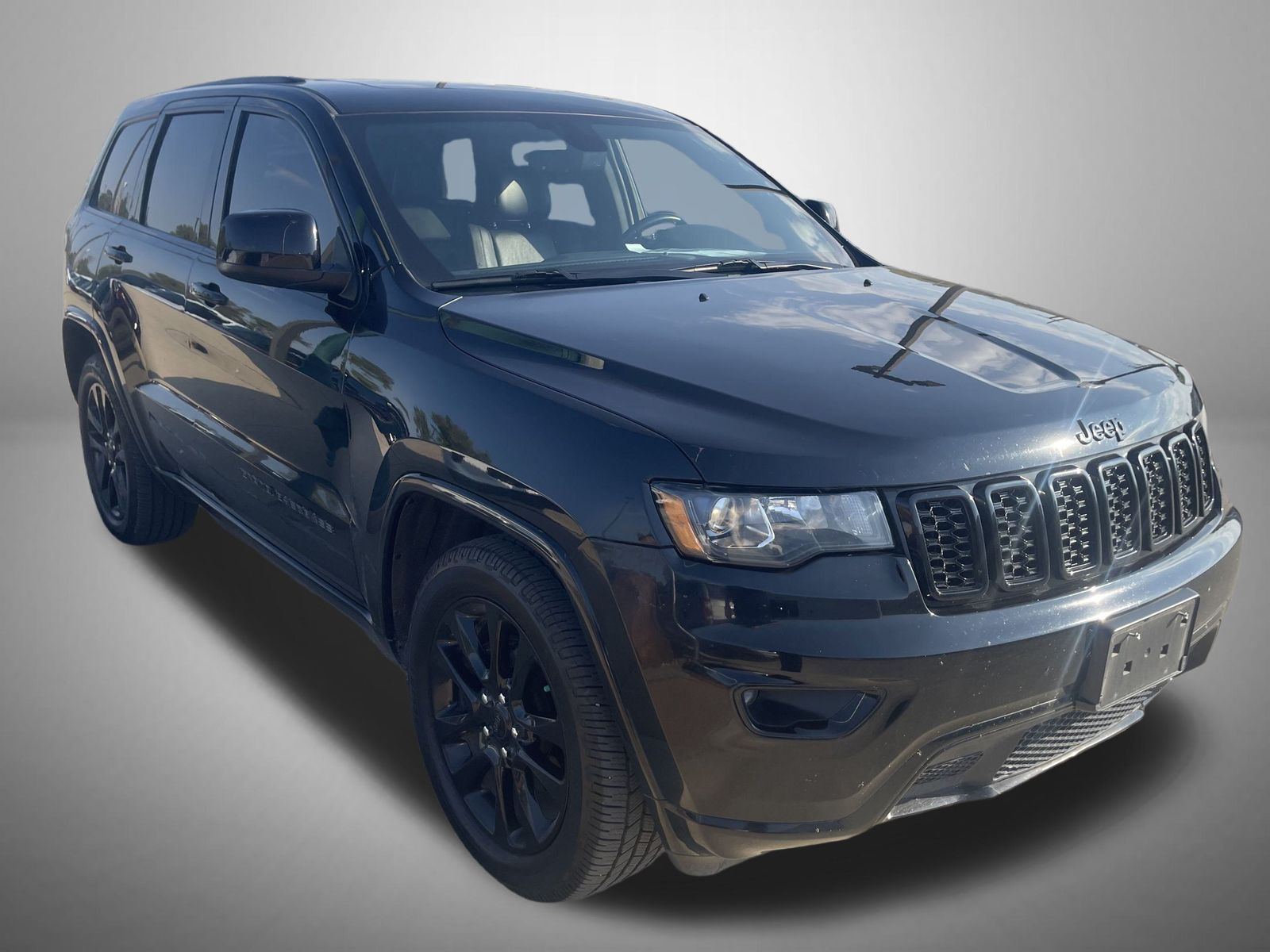2019 Jeep Grand Cherokee Altitude photo 2