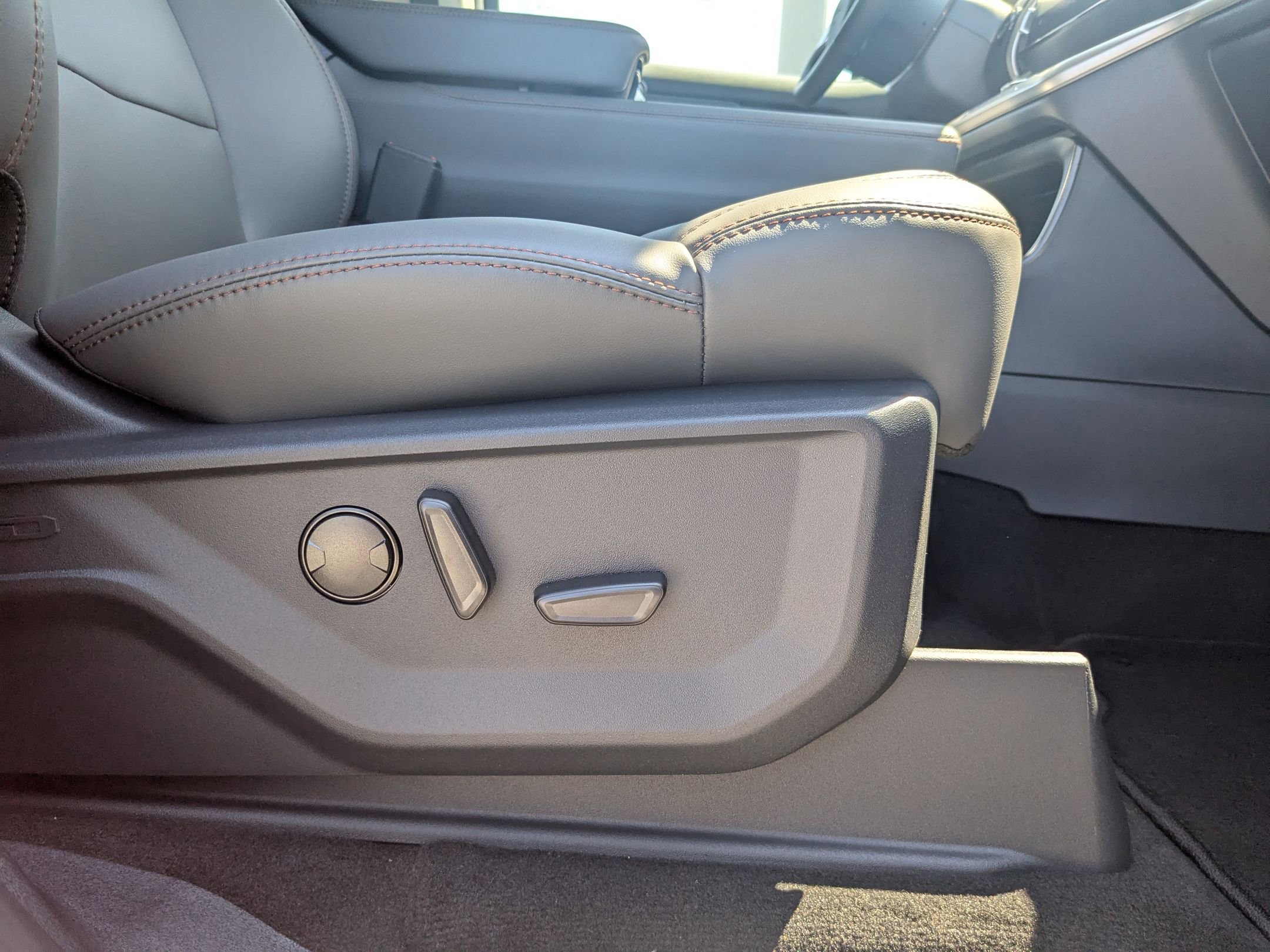 2025 Ford Expedition MAX photo 28