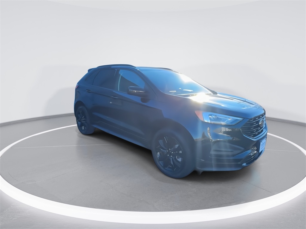 2022 Ford Edge SE photo 2
