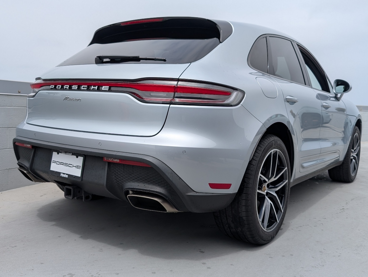 2023 Porsche Macan T photo 23