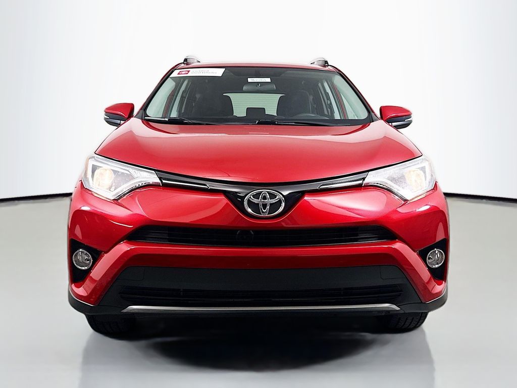 2016 Toyota RAV4 XLE photo 2