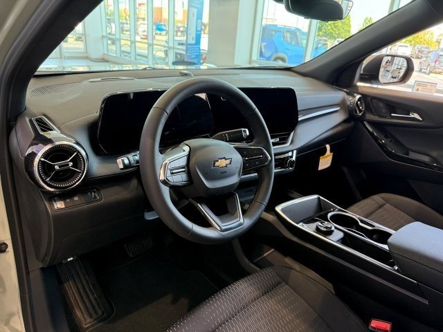 2026 Chevrolet Equinox LT photo 8