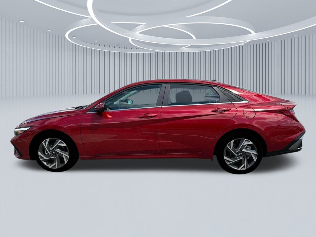 2025 Hyundai Elantra SEL Convenience photo 3