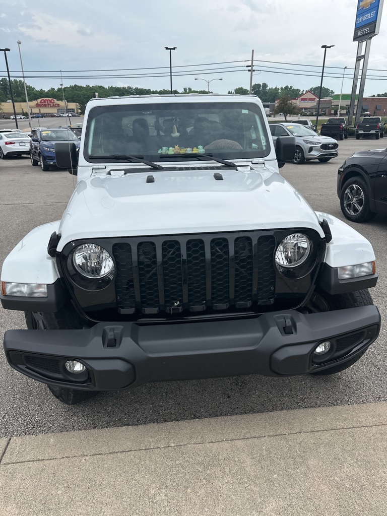 2021 Jeep Gladiator Willys photo 2