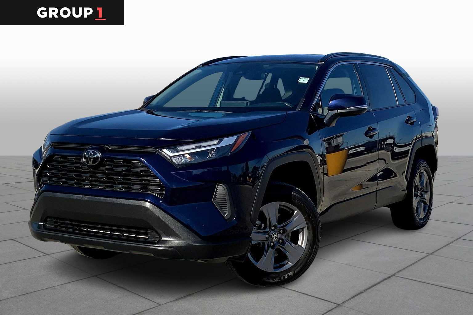 2024 Toyota RAV4 XLE's photo