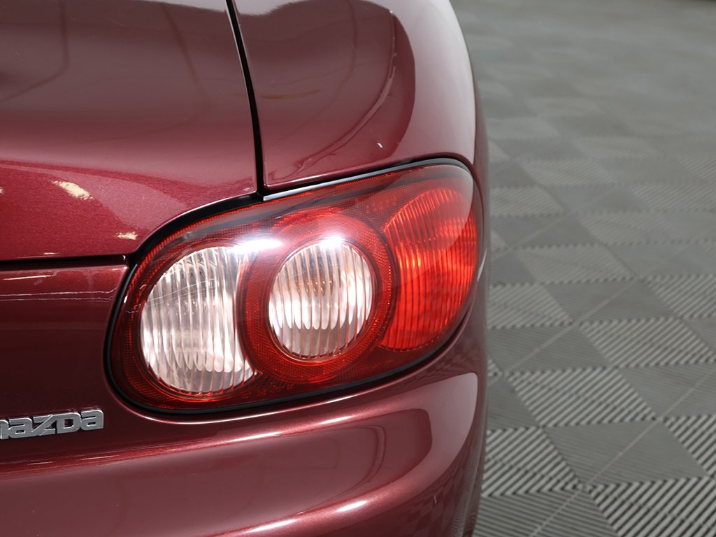 2003 Mazda MX-5 Miata Miata Base photo 11