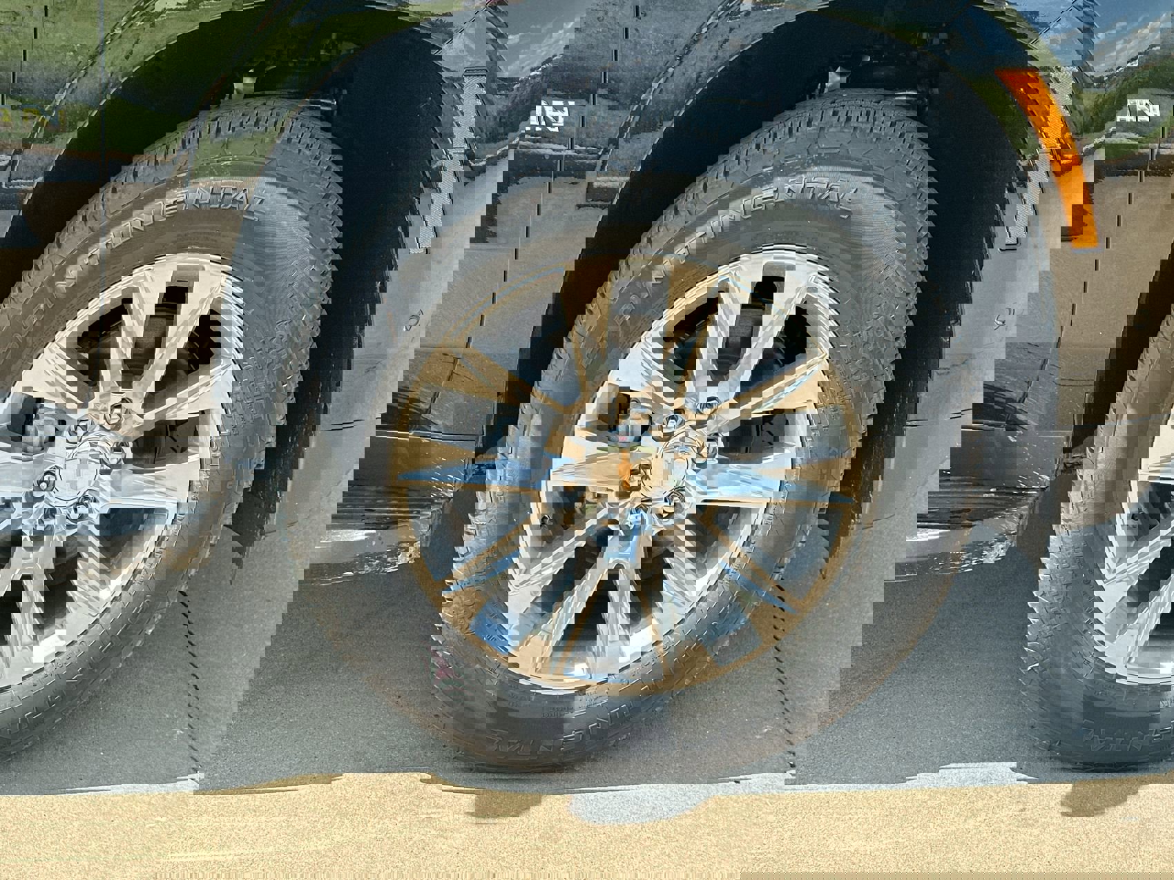 2025 Chevrolet Suburban Premier photo 10