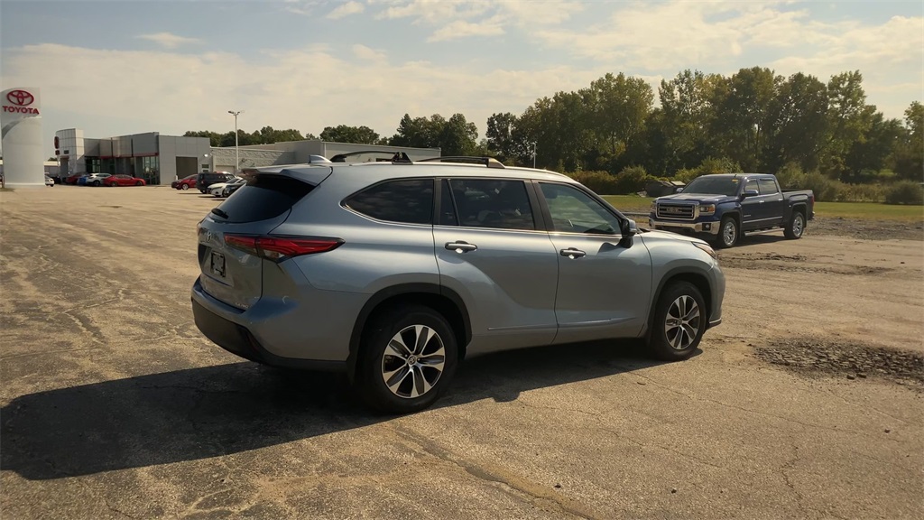 2023 Toyota Highlander XLE photo 5