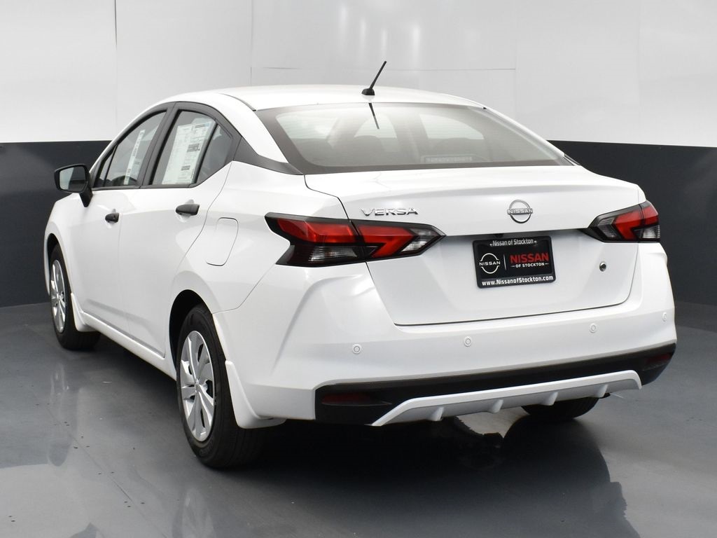 2025 Nissan Versa 1.6 S photo 4
