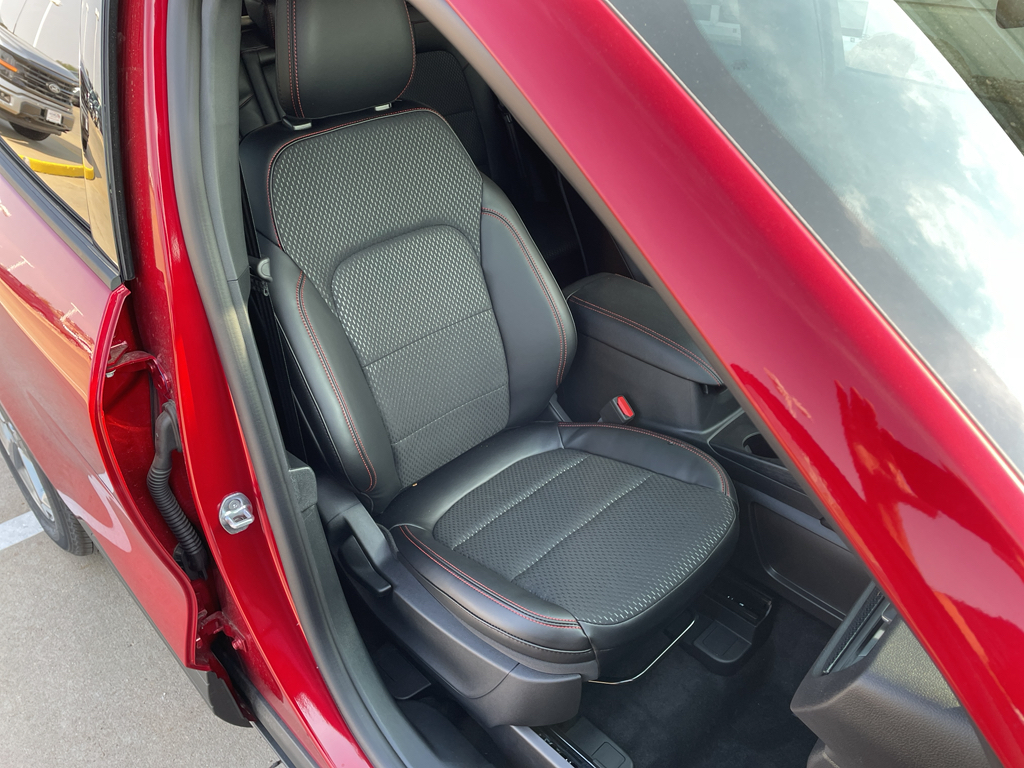 2025 Ford Escape ST-Line photo 21
