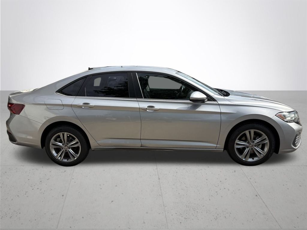 2022 Volkswagen Jetta 1.5T SE photo 6