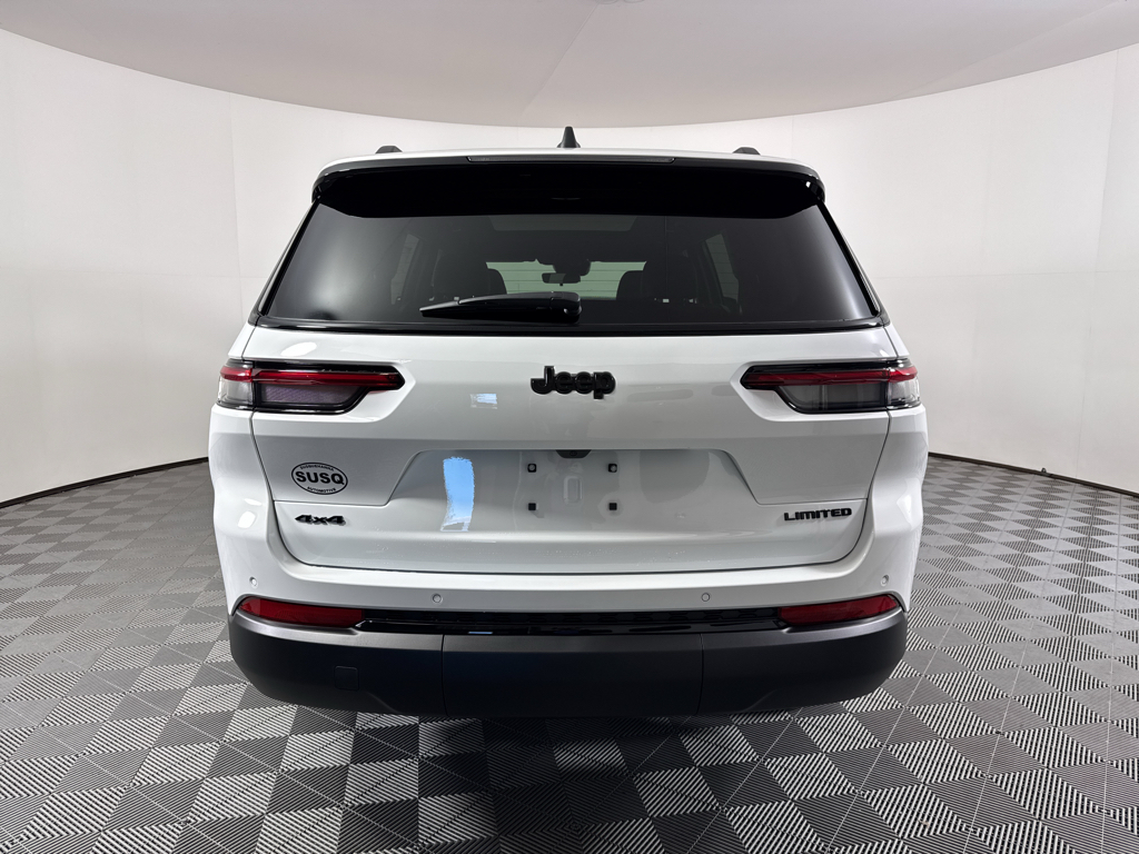 2025 Jeep Grand Cherokee Limited photo 3