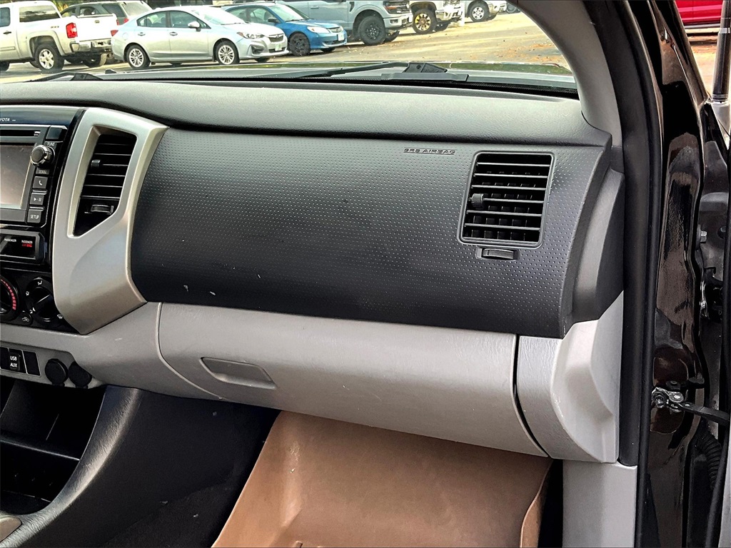 2013 Toyota Tacoma Base 4x4 Access Cab photo 13