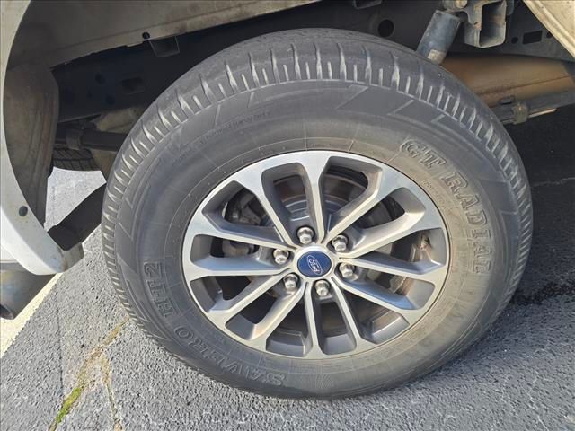 2019 Ford F-150 XLT photo 2