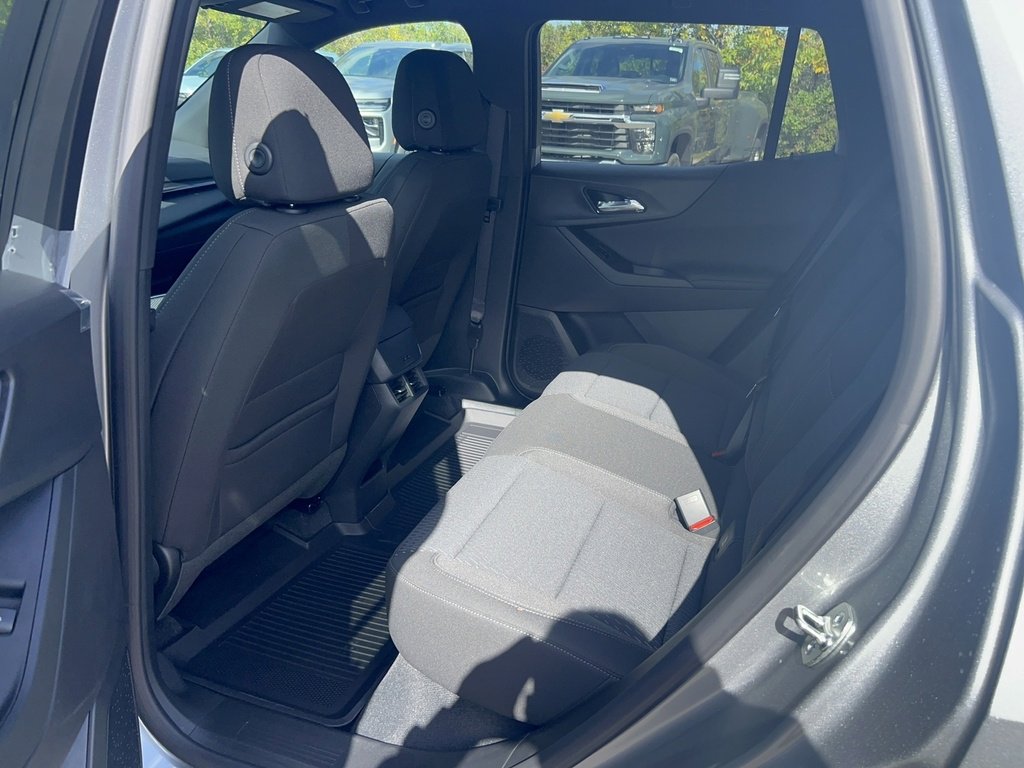 2026 Chevrolet Equinox LT photo 2