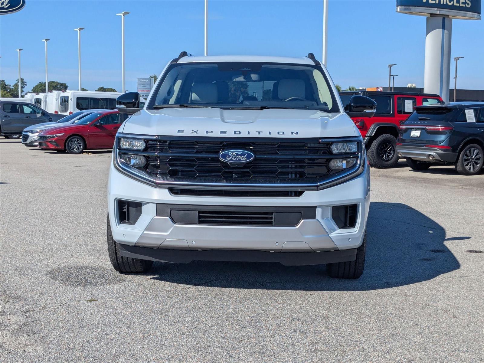 2025 Ford Expedition Platinum photo 2