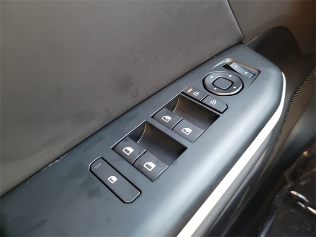 2025 Kia K4 GT-Line photo 13