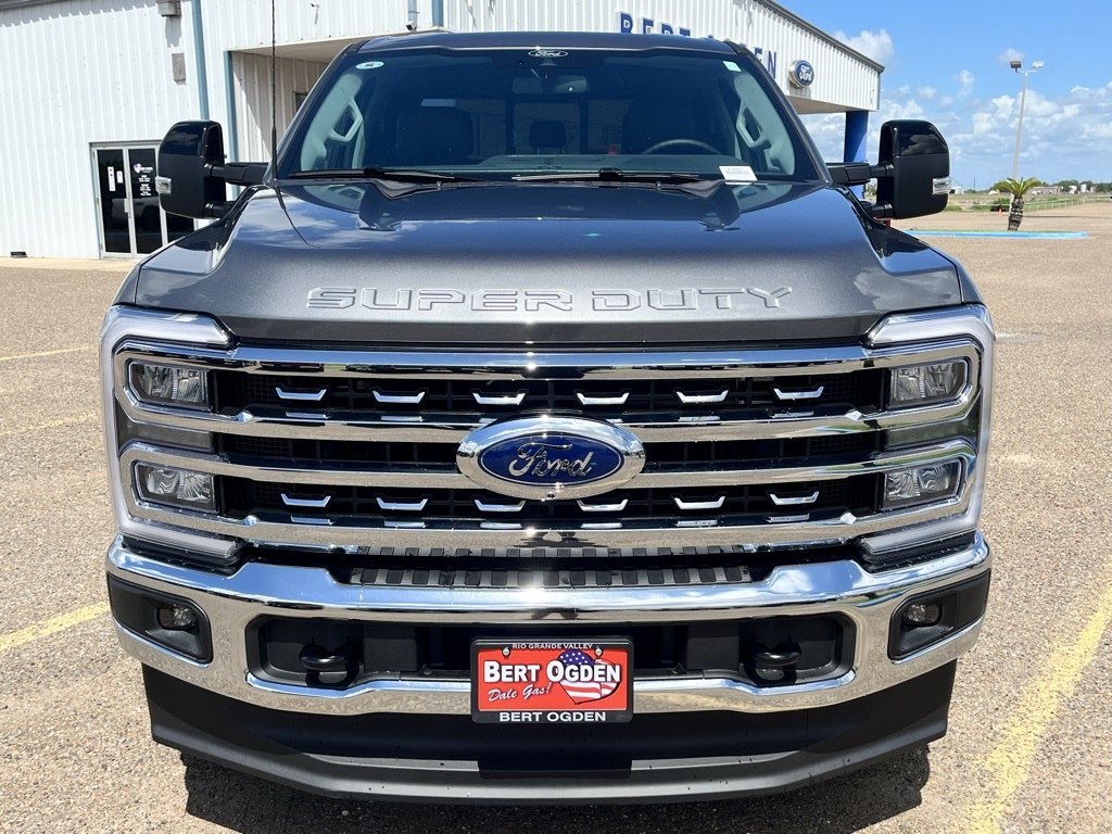 2026 Ford F-350 Lariat photo 2