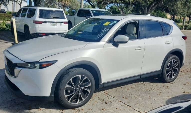 2023 Mazda CX-5 S Premium package
