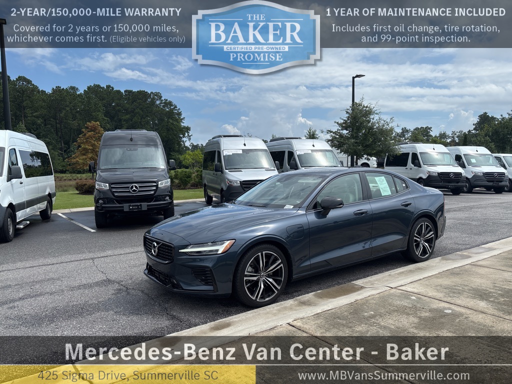 2022 Volvo S60 Recharge T8 R-Design Expression photo 2