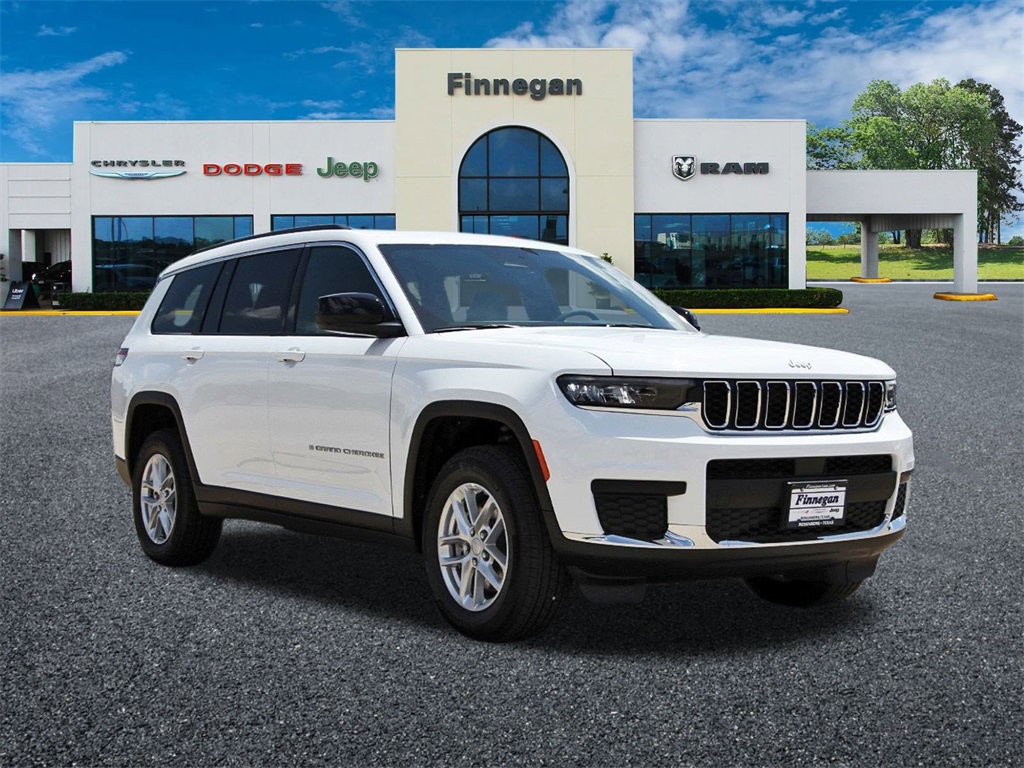 2025 Jeep Grand Cherokee L Laredo's photo
