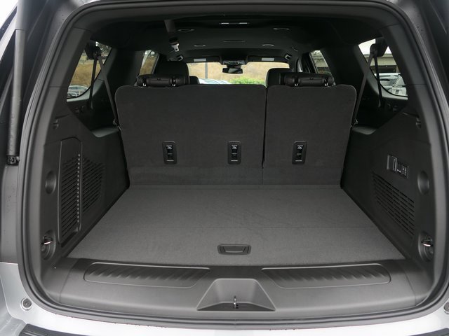 2026 Chevrolet Suburban LT photo 18
