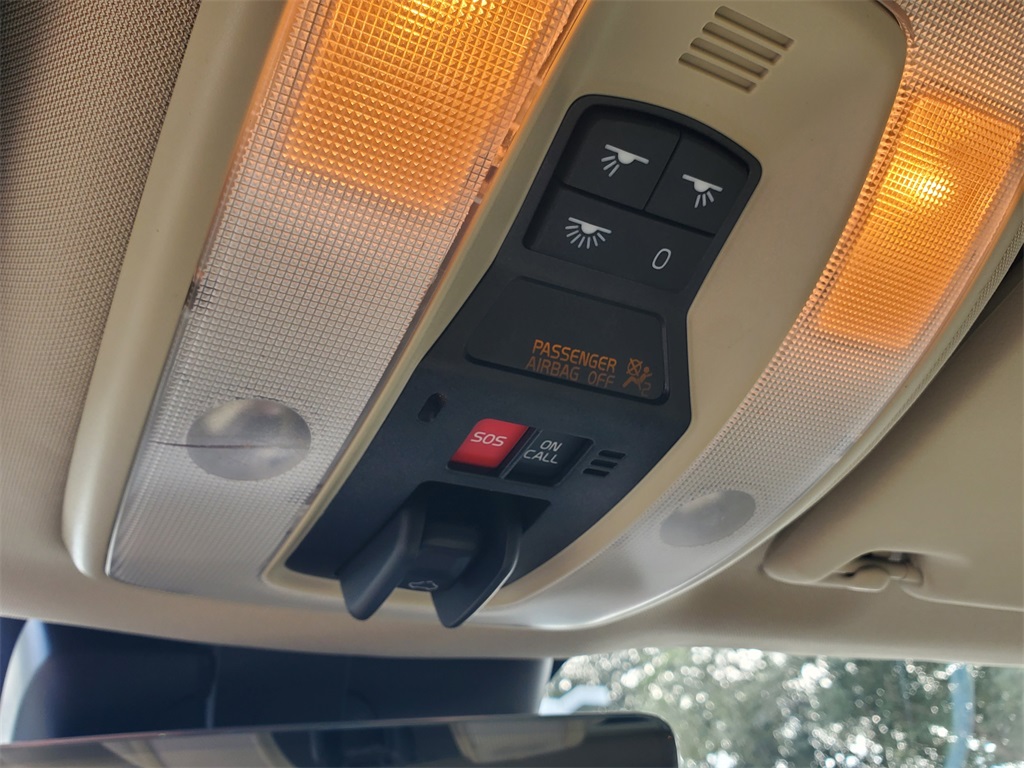 2016 Volvo XC60 T5 Drive-E Premier photo 31