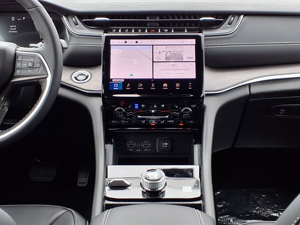 2025 Jeep Grand Cherokee Limited photo 6