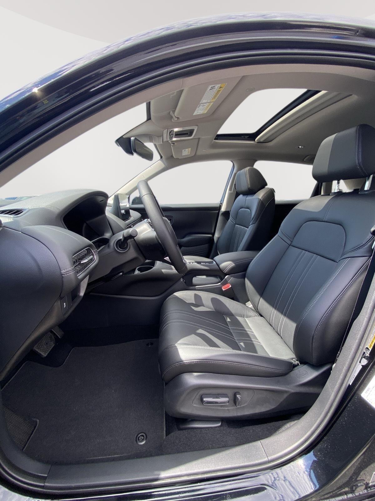 2026 Honda HR-V EX-L photo 9