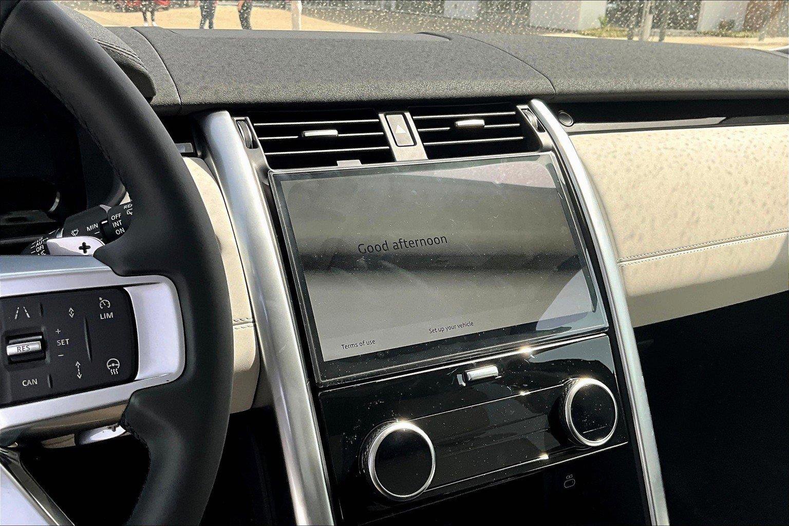 2025 Land Rover Discovery S photo 5