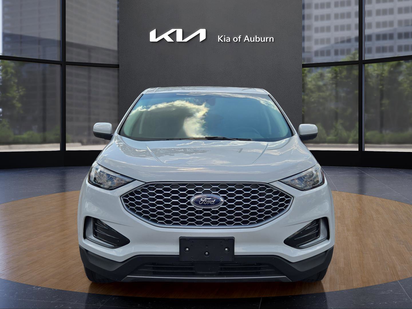 2024 Ford Edge SEL photo 2