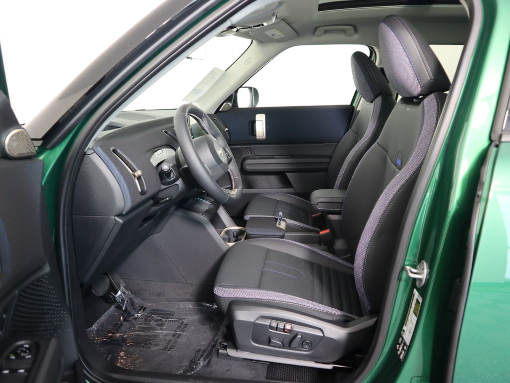 2025 Mini Countryman photo 18
