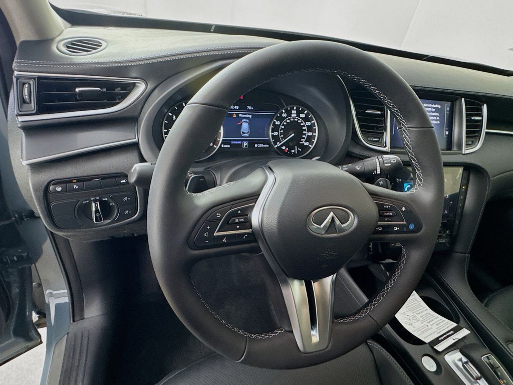 2025 Infiniti QX50 Luxe photo 9