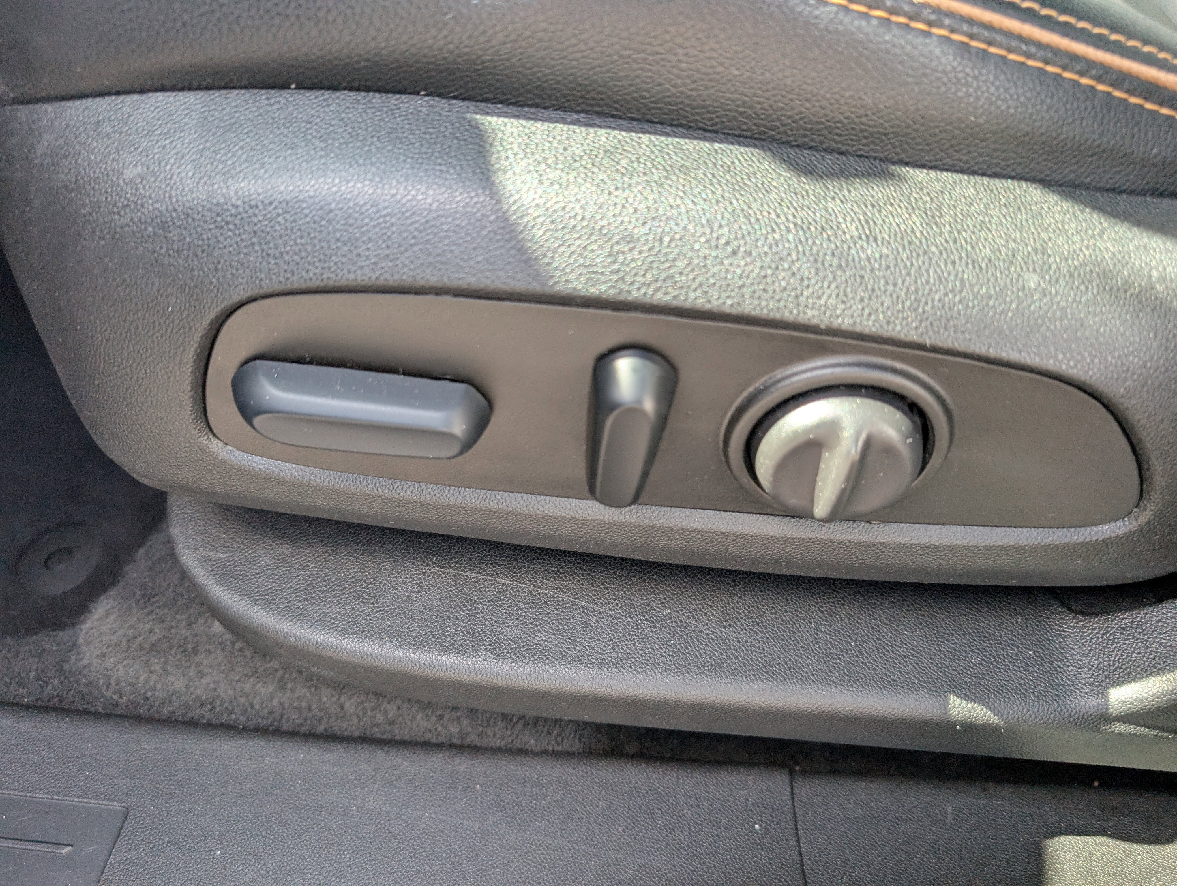 Used 2023 Summit White GMC AT4 image 14