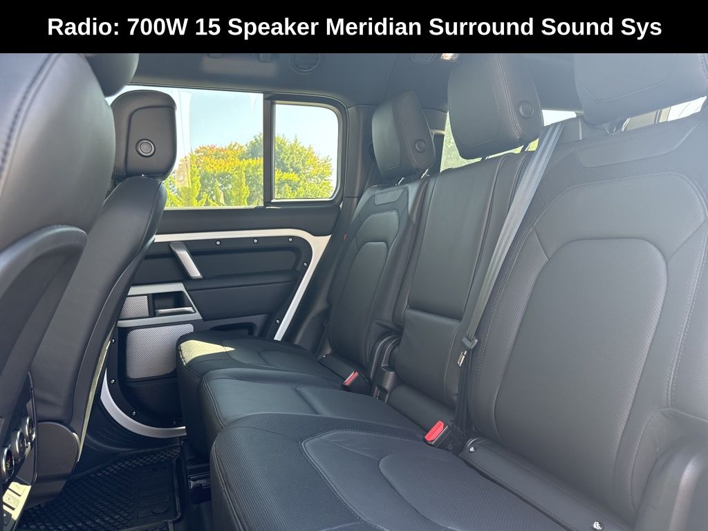 2024 Land Rover Defender 130 X-Dynamic SE photo 13
