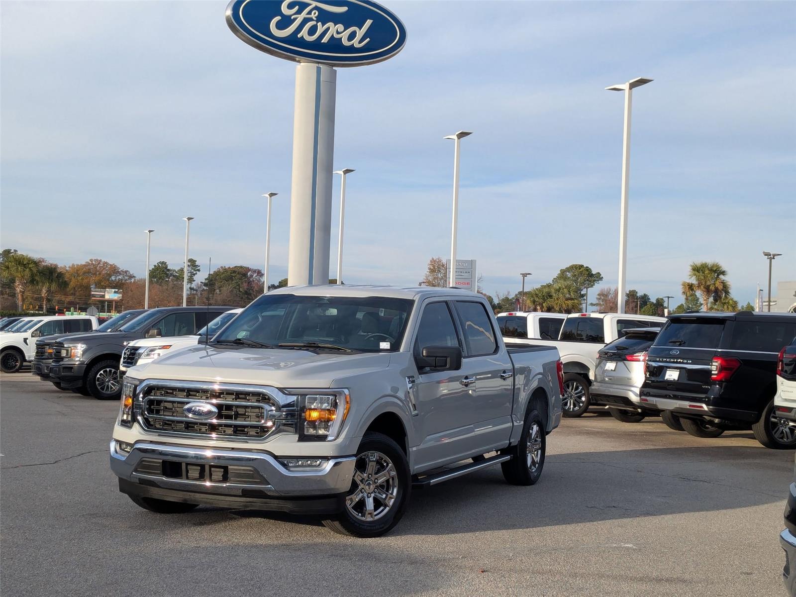 2023 Ford F-150 XLT's photo