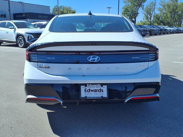 2025 Hyundai Sonata SEL photo 4