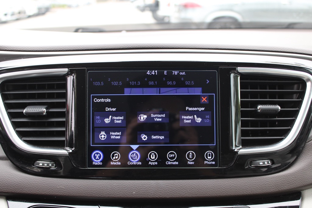 2017 Chrysler Pacifica Touring Plus photo 20