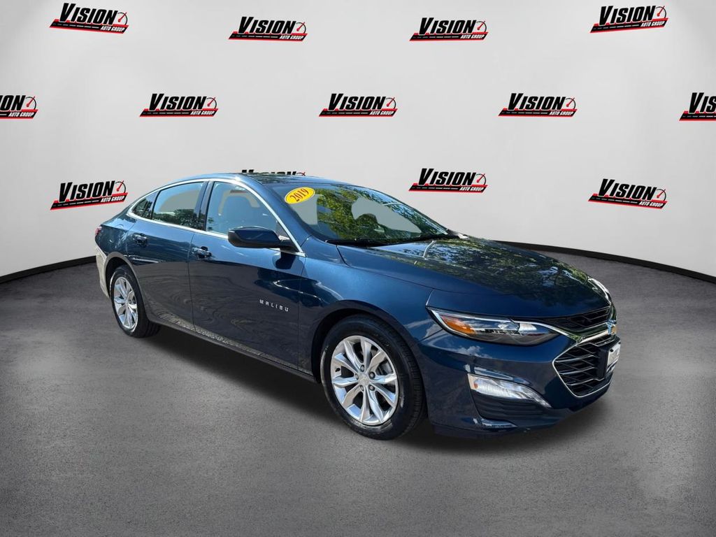 2019 Chevrolet Malibu 1LT photo 3